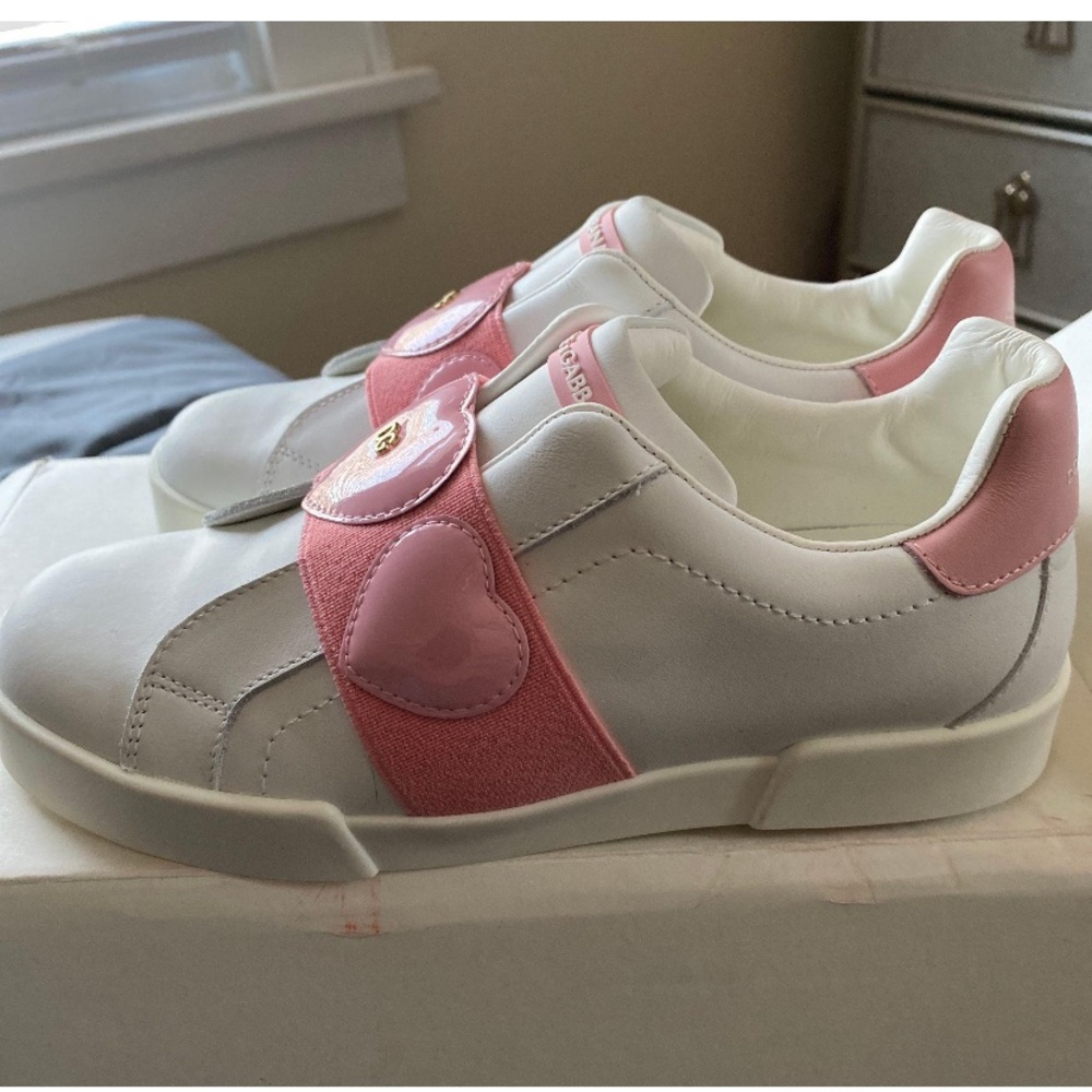 Dolce and habana low top sneaker